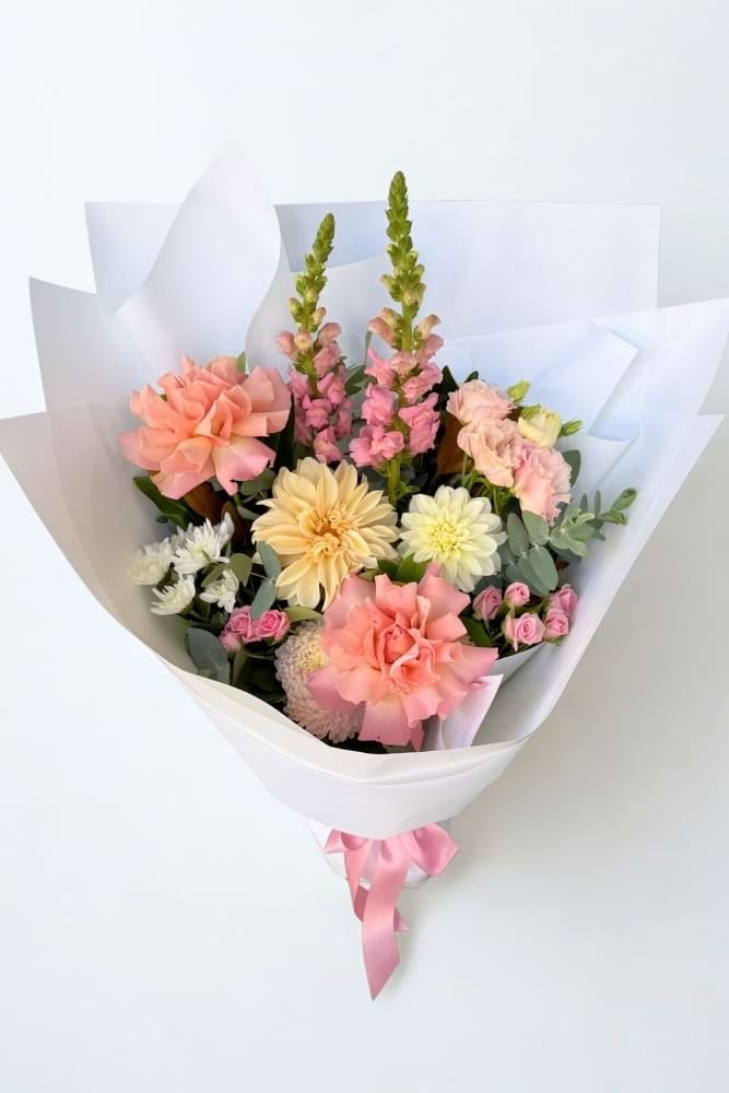Blush Blooms for Mum (Petite)