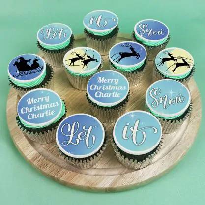 12 Let It Snow Cupcakes