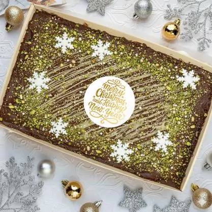 Gold Pistachio Xmas Tray Bake