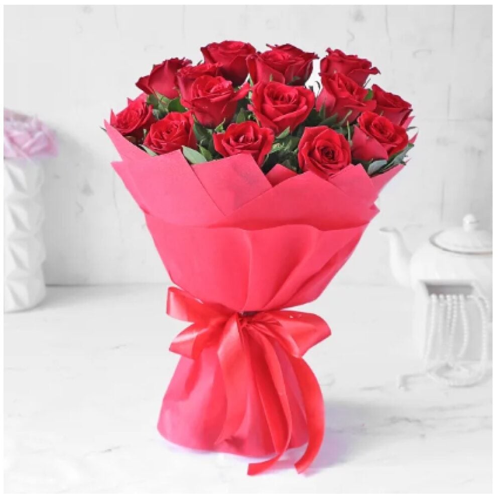 Win a Heart Red Roses 1 Dozen