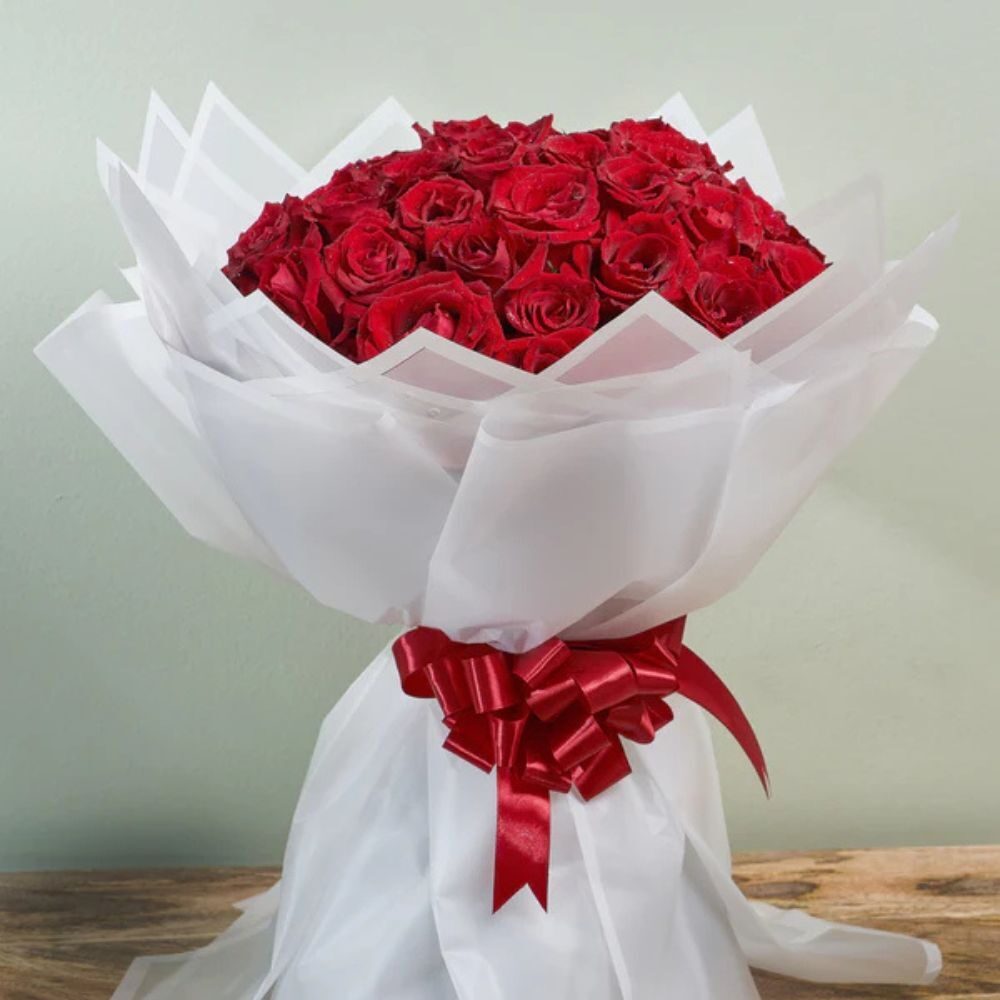 50 Luxurious Red Roses - A Stunning Expression of Love