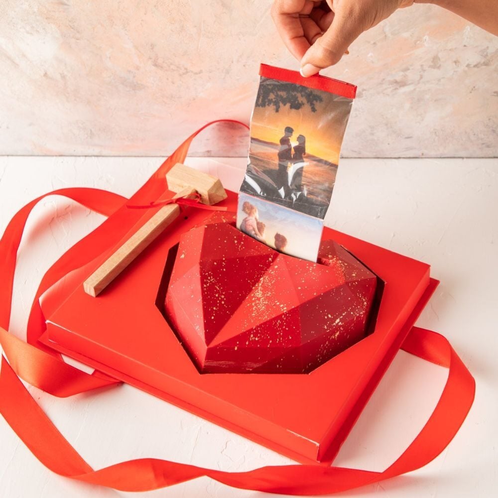 Surprise Pulling PiÃ±ata - Red Chocolate Heart