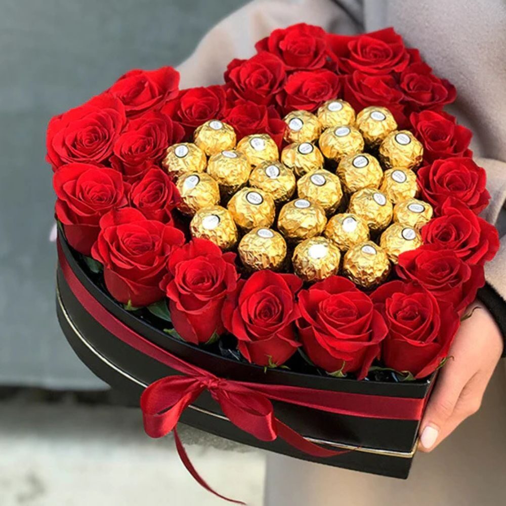 Heart of 25 Red Roses & 25 Ferrero Chocolates
