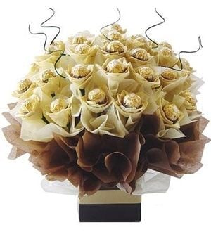 Ferrero Treats - Chocolate Bouquet (Ferrero Treats - 15 Rochers - Chocolate Bouquet)