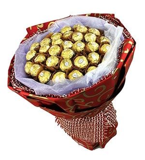 Ferrero Galore - Chocolate Bouquet (Ferrero Galore - 12 Rochers - Chocolate Bouquet)