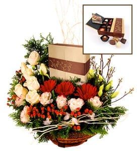 Paffenwinkel Decadence – Flowers & Chocolate Hamper