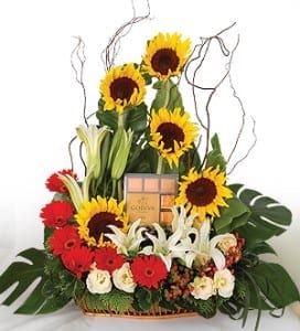 Godiva Supreme – Flowers & Chocolate Hamper