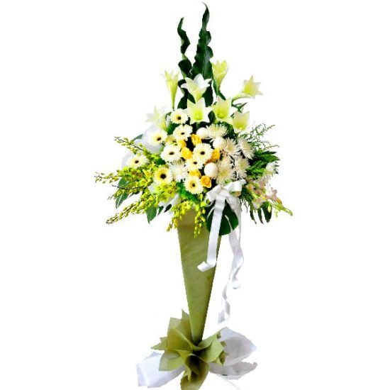 Simple Serenity - Condolence Flower Funeral Wreath