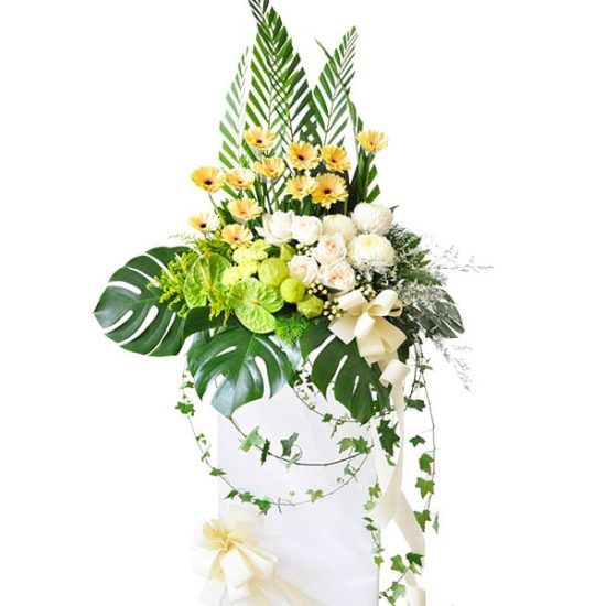 La Strada - Condolence Flower Funeral Wreath