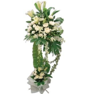 Kindred Spirit - Condolence Flower Funeral Wreath
