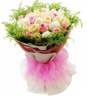 Gripsy Rose - Flower Bouquet (Gripsy Rose - 12 stalks Rose Flower Bouquet)