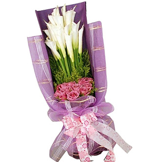Premium Lucille Mores - 10 Calla Lilies with 24 Roses Flower Bouquet