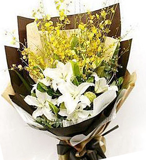 Basic Dancing Casa - 5 Stalks Lilies Flower Bouquet