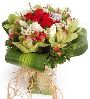 Cymbidium Love - Roses Flower Bouquet