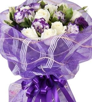 Lofty Elle - Roses Flower Bouquet (Basic Lofty Elle - 12 stalks Roses Flower Bouquet)