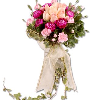 Vanora Smile - Hand Bouquet