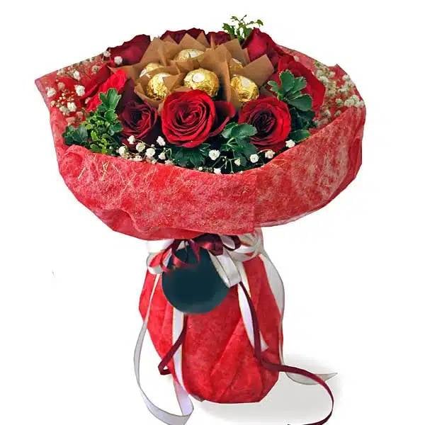 Valentine Love Rocher Bouquet (Valentine Love Rocher Bouquet - 10 Roses, 6 Rochers)