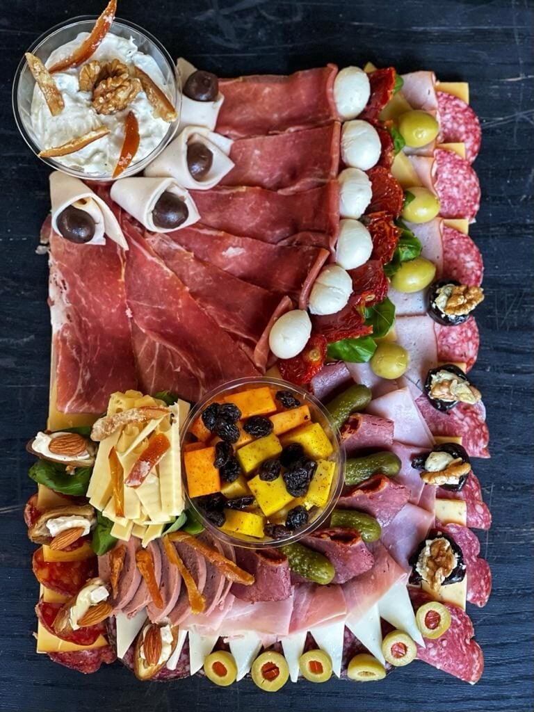 MEAT AND CHEESE BOARD FOR 4