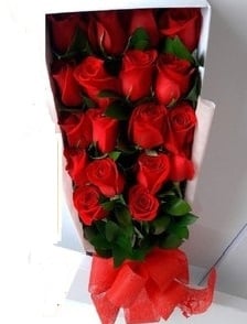 box 18 roses