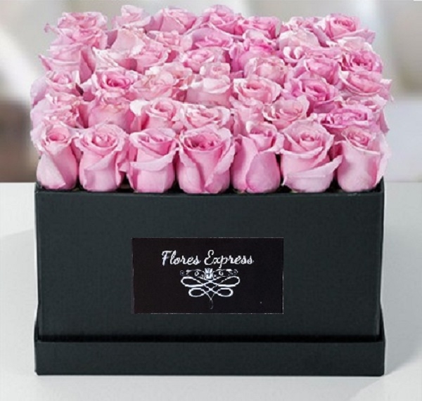 Luxury Box with 35 Pink roses