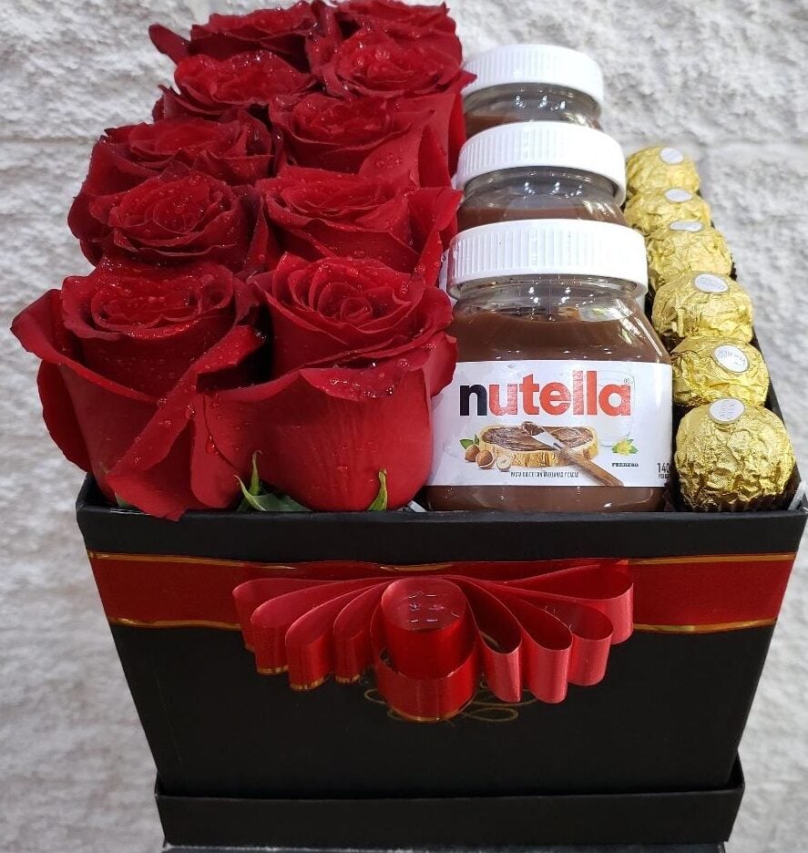 BOX ROSES, NUTELLA AND FERRERO