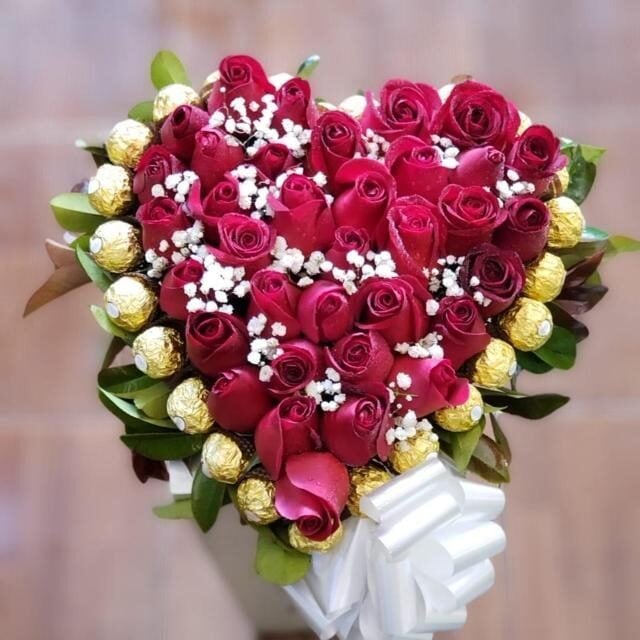 HEART OF ROSES AND FERRERO ROCHER