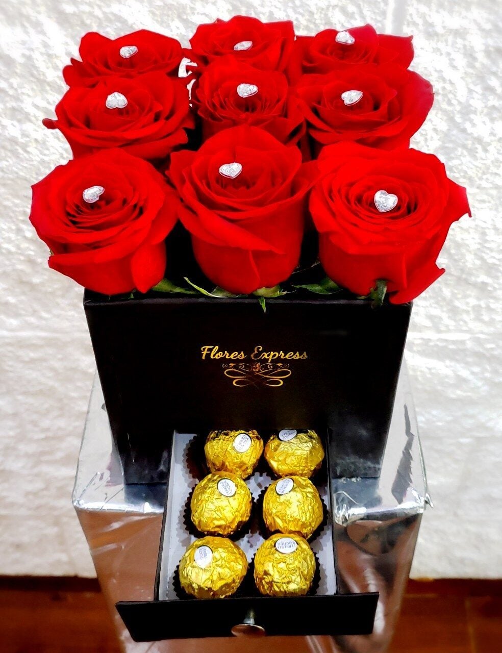 BOX 9 DIAMOND ROSES WITH DRAWER BY FERRERO ROCHER