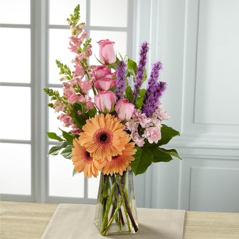 Blushing Invitations Bouquet (Shown)