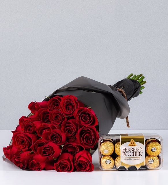 Bouquet 24 Red Roses and Ferrero 16