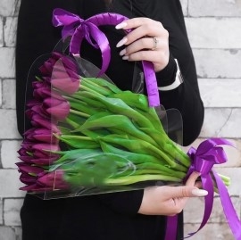 Vivid Dreams (11 Tulips)