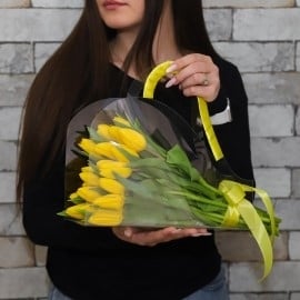 Sweetheart Tulips (19 Tulips)