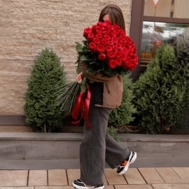 A Luxurious Bouquet of Roses (Height 80 cm)
