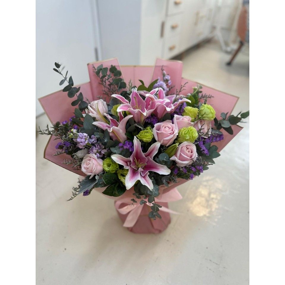Oriental and roses bouquet (Grand)
