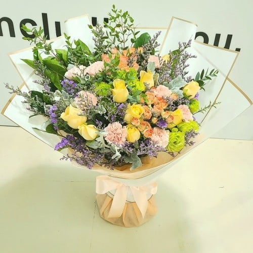 Lace Trim Pot Bouquet (Standard)