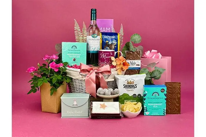Mothers Day Flowers & Wine Gift Hamper