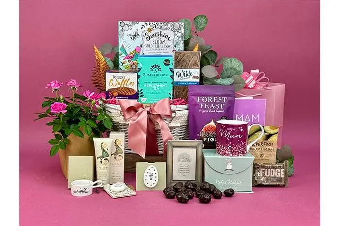 Mums Special Flowers & Gifts Basket