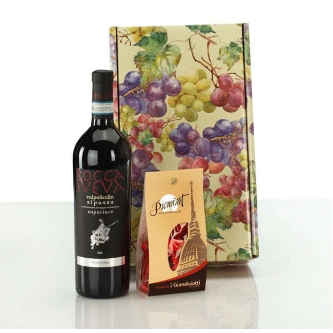 red wine and chocolates (chococlates and wine)
