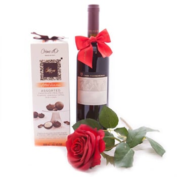 Romantic red wine and sweets