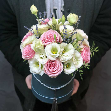 Flowers in a hat box "Finesse" (Usual)