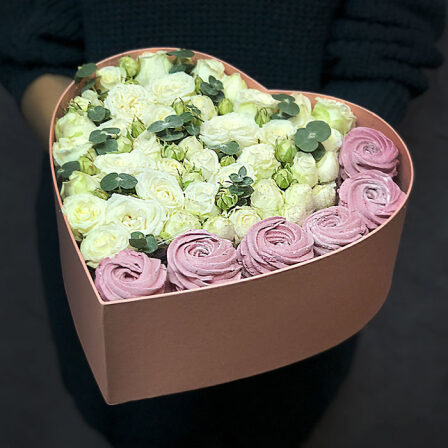 Box with roses and marshmallow "Sweet Aperitif" (Usual)