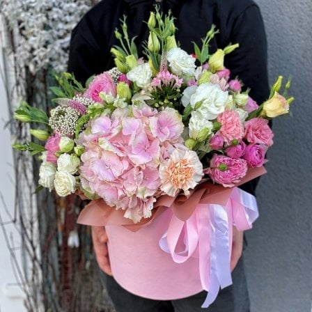 Flowers in a hat boxQueen of Summer