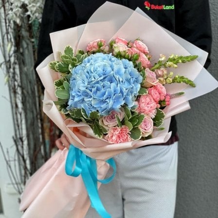 Bouquet of flowersElla