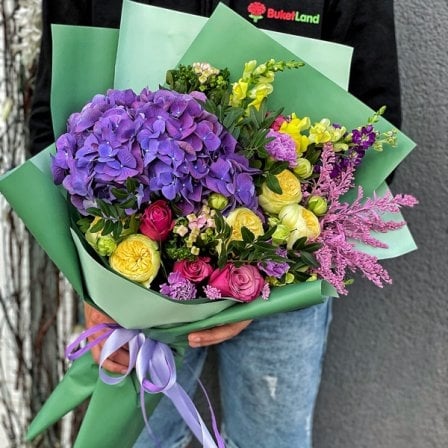 Bouquet of flowersLaura