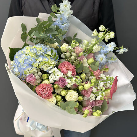 Author's prefabricated bouquet from a florist | L (Usual)