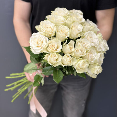 25 white imported roses