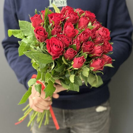 25 red imported roses