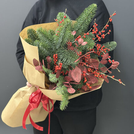 Winter bouquet with illex and eucalyptus (Usual)