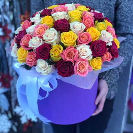 51 roses mix in a hat box (Usual)
