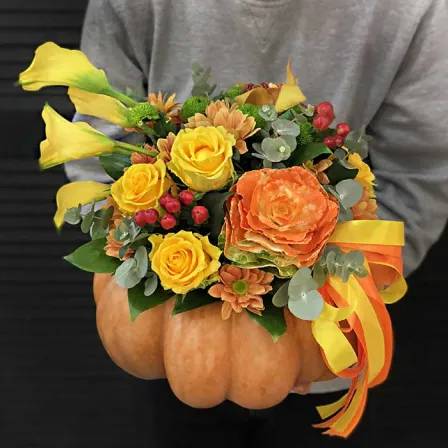 The composition of flowers "Autumn colors"