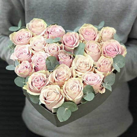 Heart with Ecuadorian roses "Juliet" (Usual)